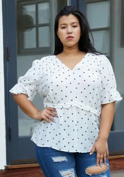Nurode Plus Size Triangle Print Puff Sleeve V-Neck Blouse