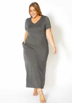 Plus Size V-Neck Short Sleeve Maxi Dress With Pockets