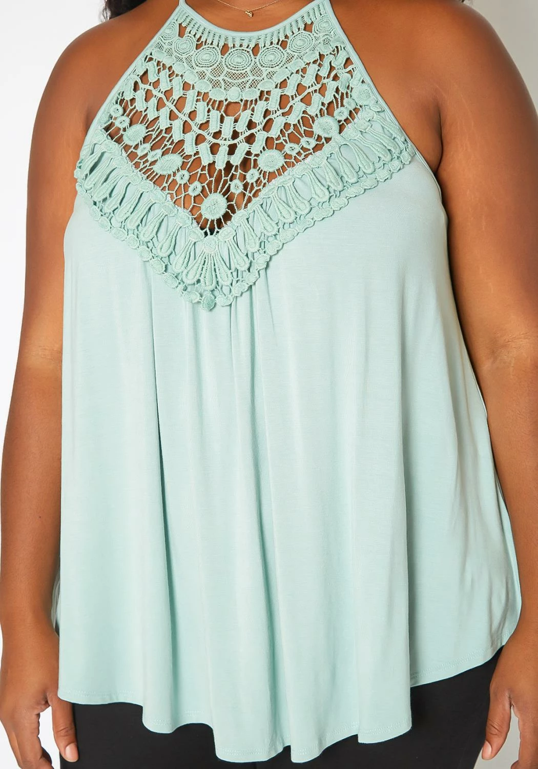 Asoph Plus Size Crochet Hem Cami Top 5 Asoph Plus Size Crochet Hem Cami Top - Image 5